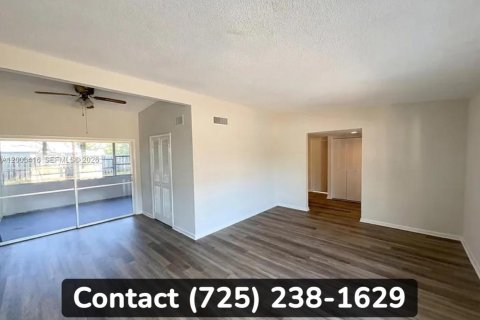 Villa ou maison à louer à Port St. Lucie, Floride: 2 chambres, 98.29 m2 № 2066616 - photo 4