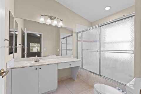 Villa ou maison à vendre à Pembroke Pines, Floride: 3 chambres, 146.23 m2 № 2017865 - photo 26