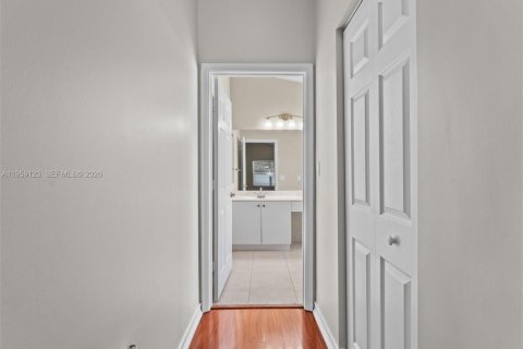 Villa ou maison à vendre à Pembroke Pines, Floride: 3 chambres, 146.23 m2 № 2017865 - photo 25