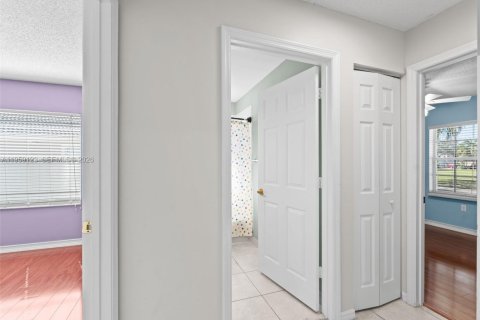 Villa ou maison à vendre à Pembroke Pines, Floride: 3 chambres, 146.23 m2 № 2017865 - photo 5