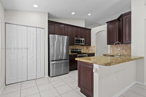 Villa ou maison à vendre à Pembroke Pines, Floride: 3 chambres, 146.23 m2 № 2017865 - photo 18