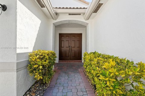 Villa ou maison à vendre à Pembroke Pines, Floride: 3 chambres, 146.23 m2 № 2017865 - photo 3