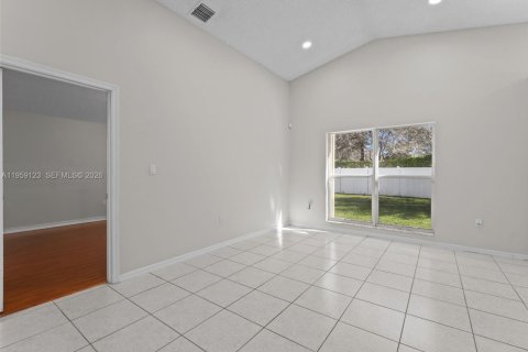 Villa ou maison à vendre à Pembroke Pines, Floride: 3 chambres, 146.23 m2 № 2017865 - photo 22