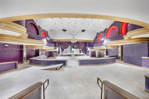 Купить коммерческую недвижимость в Майами-Бич, Флорида № 2051060 - фото 2