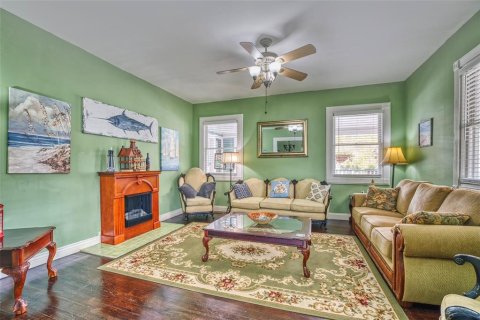 Propiedad comercial en venta en Bradenton, Florida, 461.17 m2 № 2108645 - foto 9