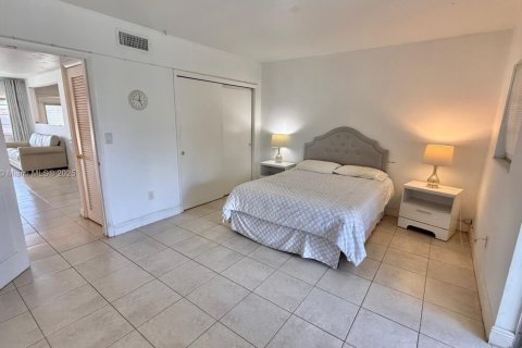 Condo in Miami Gardens, Florida, 1 bedroom  № 1878754 - photo 6
