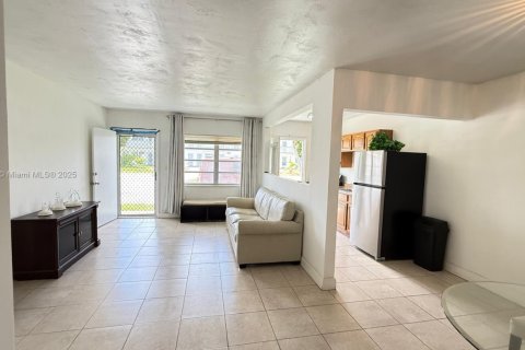 Condo in Miami Gardens, Florida, 1 bedroom  № 1878754 - photo 20