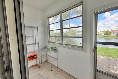 Condo in Miami Gardens, Florida, 1 bedroom  № 1878754 - photo 11