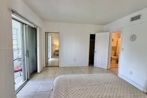 Condo in Miami Gardens, Florida, 1 bedroom  № 1878754 - photo 7