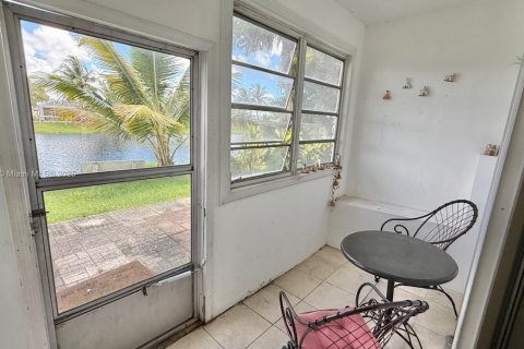 Condo in Miami Gardens, Florida, 1 bedroom  № 1878754 - photo 9