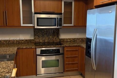 Condo in Coral Gables, Florida, 2 bedrooms  № 2087279 - photo 13