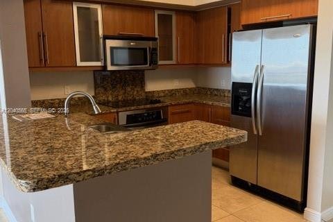 Condo in Coral Gables, Florida, 2 bedrooms  № 2087279 - photo 15
