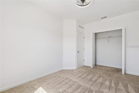 Townhouse in Davenport, Florida 3 bedrooms, 170.38 sq.m. № 2166690 - photo 18