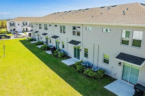 Townhouse in Davenport, Florida 3 bedrooms, 170.38 sq.m. № 2166690 - photo 20