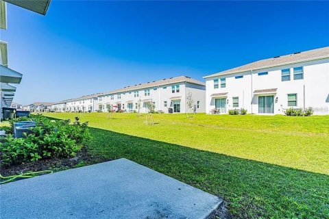 Townhouse in Davenport, Florida 3 bedrooms, 170.38 sq.m. № 2166690 - photo 19