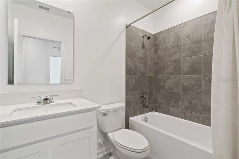 Townhouse in Davenport, Florida 3 bedrooms, 170.38 sq.m. № 2166690 - photo 15