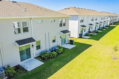 Townhouse in Davenport, Florida 3 bedrooms, 170.38 sq.m. № 2166690 - photo 22