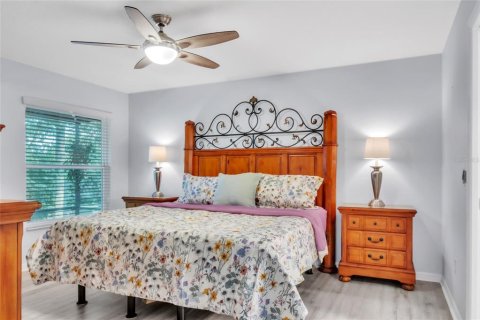 House in Lady Lake, Florida 3 bedrooms, 148.55 sq.m. № 1631416 - photo 19