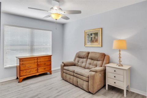 House in Lady Lake, Florida 3 bedrooms, 148.55 sq.m. № 1631416 - photo 27