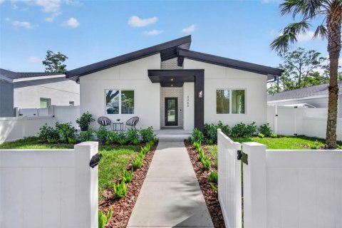 Villa ou maison à louer à Saint Petersburg, Floride: 3 chambres, 182.09 m2 № 2386757 - photo 2