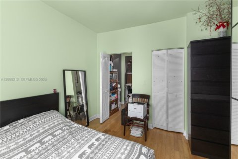 Condo in Miami Beach, Florida, 1 bedroom  № 2241138 - photo 13