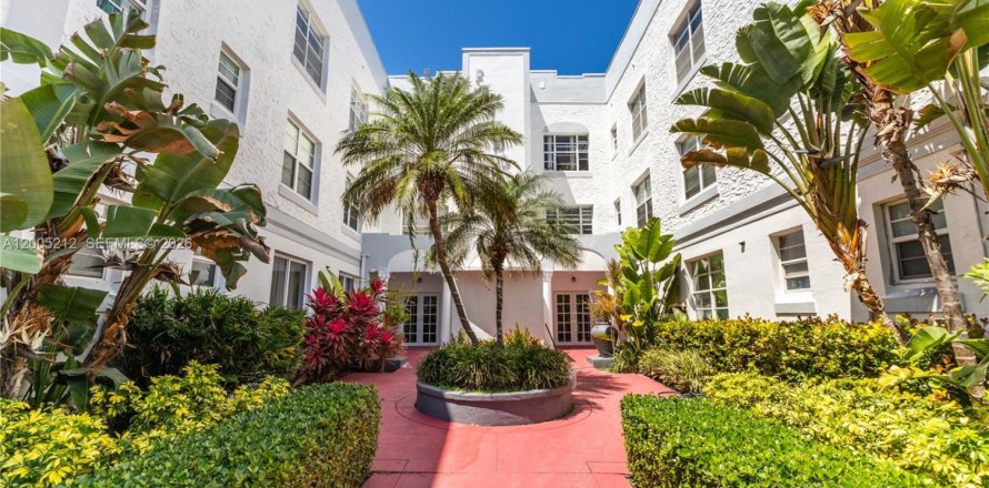 Condo in Miami Beach, Florida, 1 bedroom  № 2241138