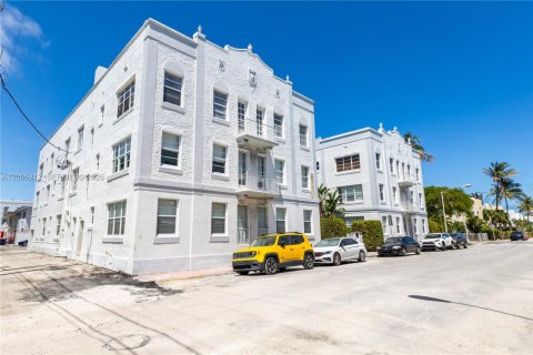 Condo in Miami Beach, Florida, 1 bedroom  № 2241138 - photo 21