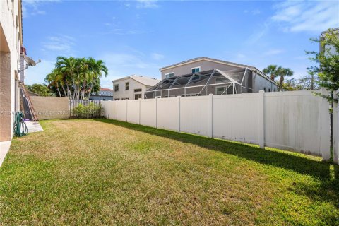House in Pembroke Pines, Florida 5 bedrooms, 278.52 sq.m. № 1728757 - photo 28
