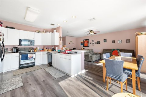 House in Pembroke Pines, Florida 5 bedrooms, 278.52 sq.m. № 1728757 - photo 8