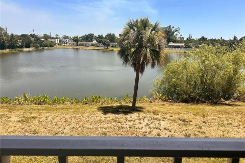 Condo in Sarasota, Florida, 2 bedrooms № 2103200 - photo 8