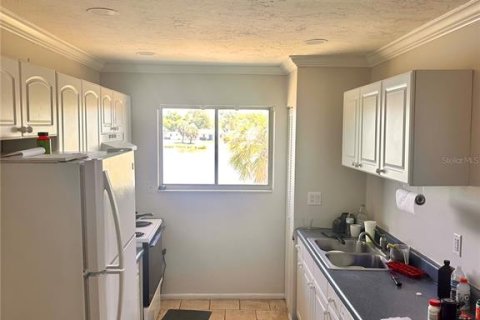 Condo in Sarasota, Florida, 2 bedrooms № 2103200 - photo 5