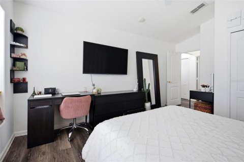 House in Orlando, Florida 3 bedrooms, 161.28 sq.m. № 2220831 - photo 26