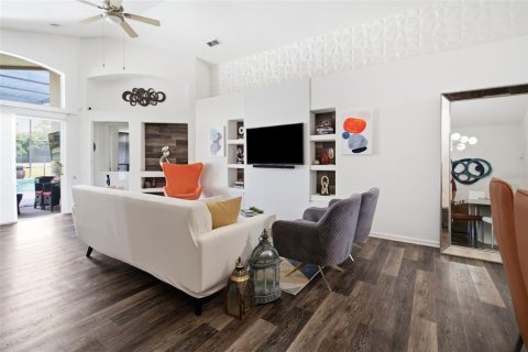 House in Orlando, Florida 3 bedrooms, 161.28 sq.m. № 2220831 - photo 18