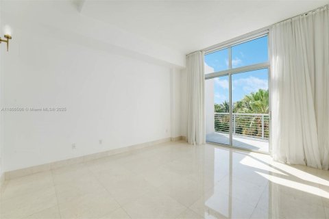 Condominio en venta en Miami Beach, Florida, 1 dormitorio, 89.74 m2 № 1937475 - foto 8