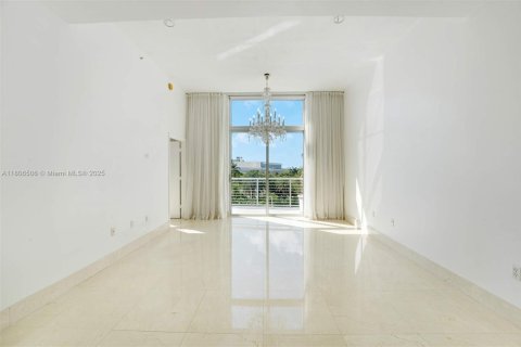 Condominio en venta en Miami Beach, Florida, 1 dormitorio, 89.74 m2 № 1937475 - foto 1