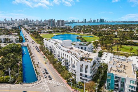 Condo in Miami Beach, Florida, 1 bedroom  № 1937475 - photo 25