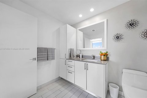 Купить кондоминиум в Майами, Флорида 1 спальня, 76.27м2, № 1980317 - фото 11