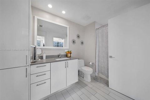 Купить кондоминиум в Майами, Флорида 1 спальня, 76.27м2, № 1980317 - фото 12