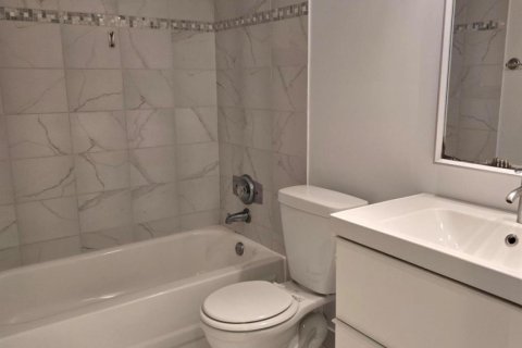 Condo in West Palm Beach, Florida, 2 bedrooms № 2190974 - photo 16
