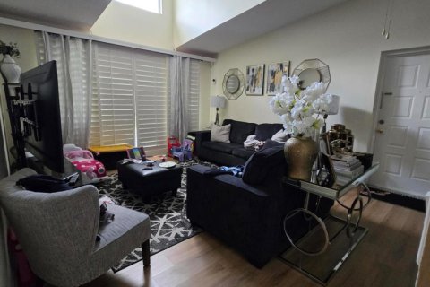 Condo in West Palm Beach, Florida, 2 bedrooms № 2190974 - photo 7