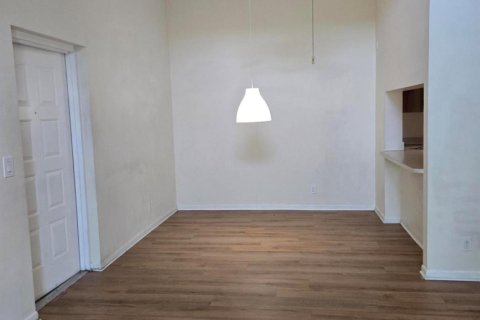 Condo in West Palm Beach, Florida, 2 bedrooms № 2190974 - photo 19