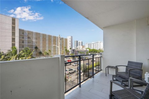 Copropriété à vendre à Hallandale Beach, Floride: 2 chambres, 116.13 m2 № 1978420 - photo 23