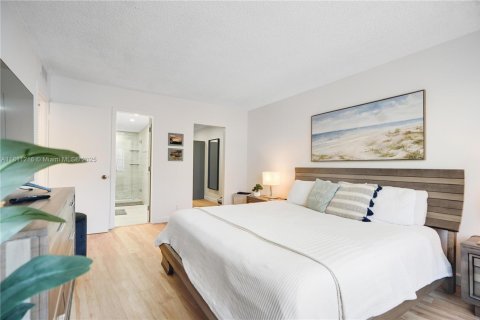 Copropriété à vendre à Hallandale Beach, Floride: 2 chambres, 116.13 m2 № 1978420 - photo 21