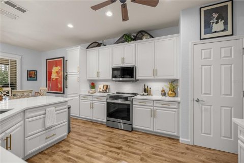 House in Ocala, Florida 3 bedrooms, 181.9 sq.m. № 2239777 - photo 7