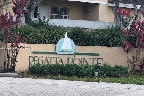 Townhouse in Miami Lakes, Florida 3 bedrooms, 141.68 sq.m. № 2008111 - photo 22