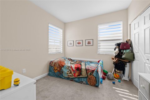 Touwnhouse à vendre à Hialeah, Floride: 3 chambres, 143.07 m2 № 1969078 - photo 15