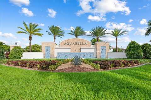 Touwnhouse à vendre à Hialeah, Floride: 3 chambres, 143.07 m2 № 1969078 - photo 1