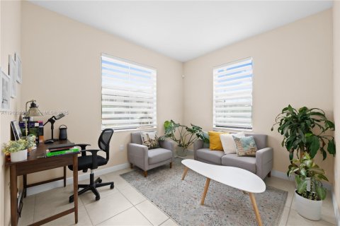 Touwnhouse à vendre à Hialeah, Floride: 3 chambres, 143.07 m2 № 1969078 - photo 4