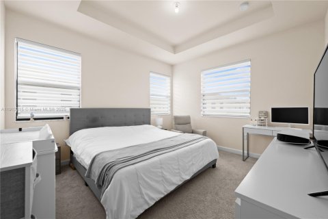 Touwnhouse à vendre à Hialeah, Floride: 3 chambres, 143.07 m2 № 1969078 - photo 12