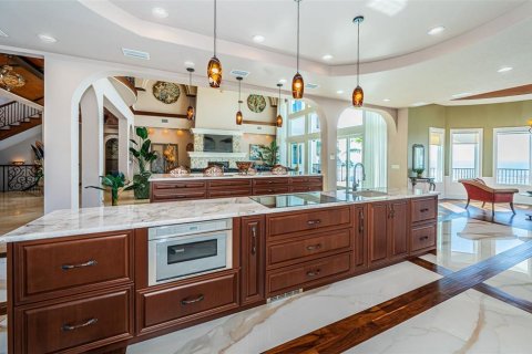 House in Redington Beach, Florida 5 bedrooms, 606.47 sq.m. № 1520667 - photo 27